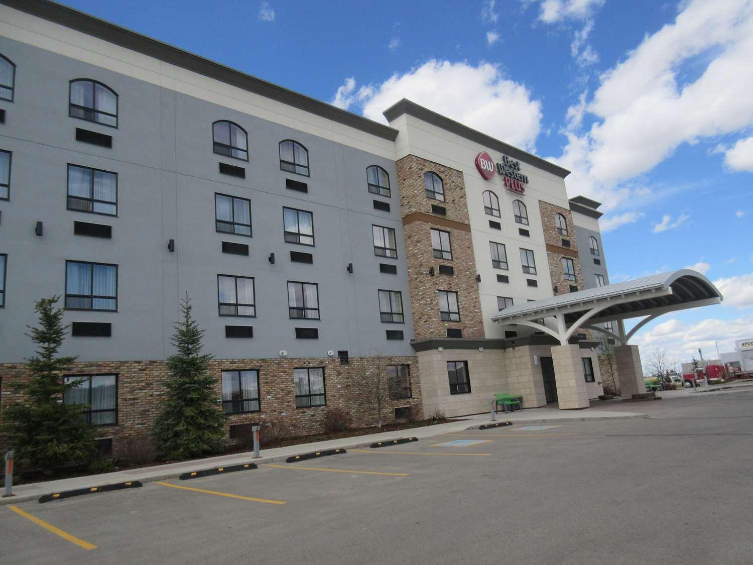 Best Western Plus Airdrie Gateway Экстерьер фото