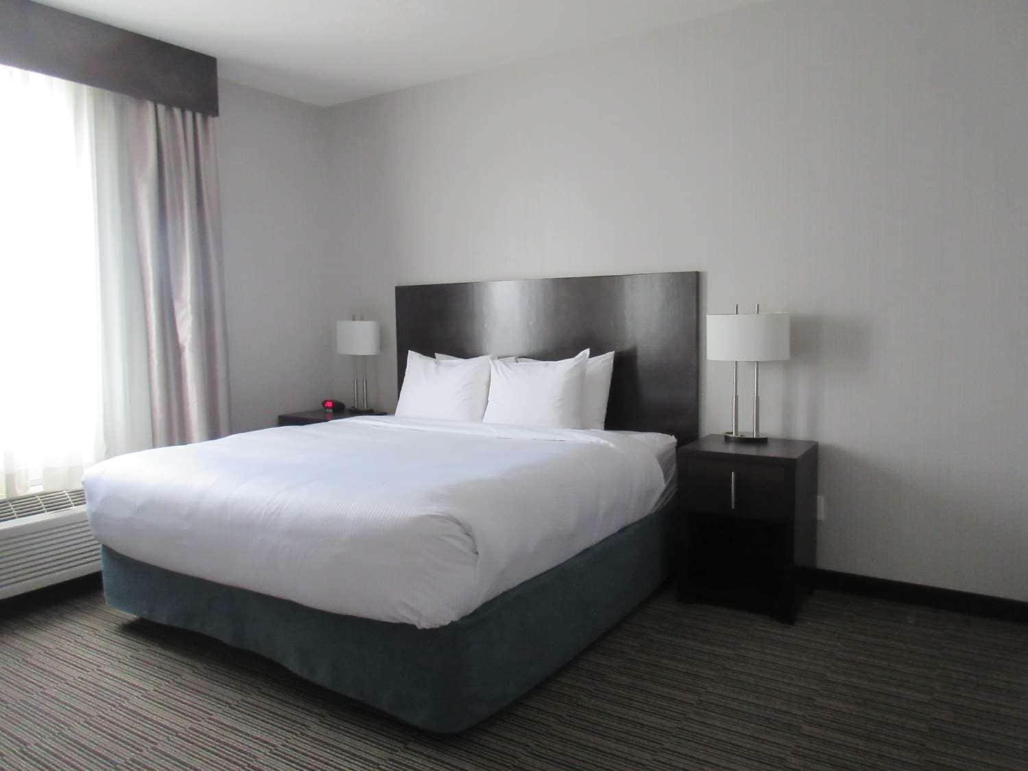 Best Western Plus Airdrie Gateway Экстерьер фото