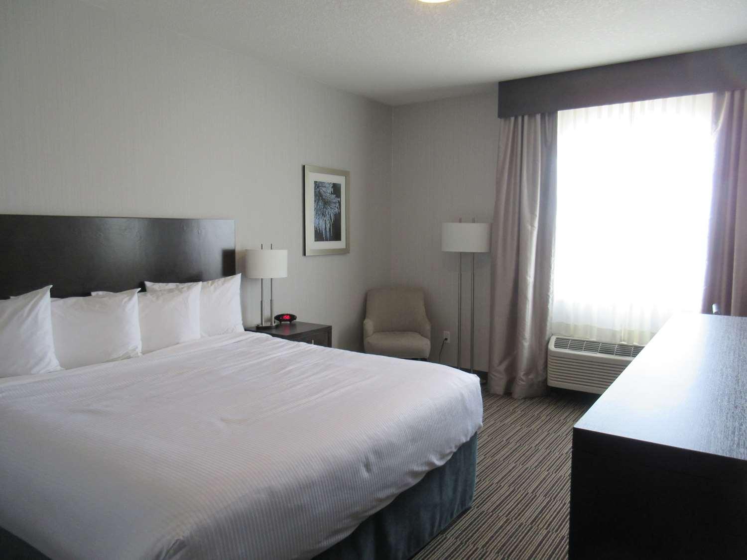 Best Western Plus Airdrie Gateway Экстерьер фото