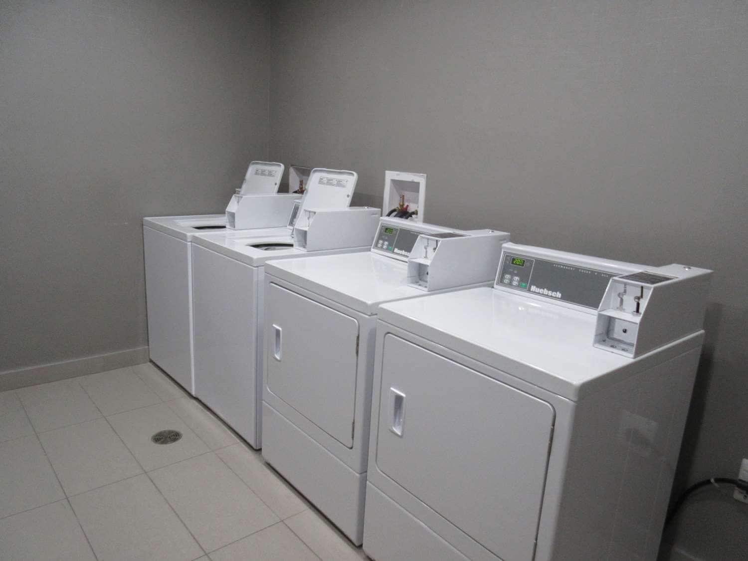 Best Western Plus Airdrie Gateway Экстерьер фото