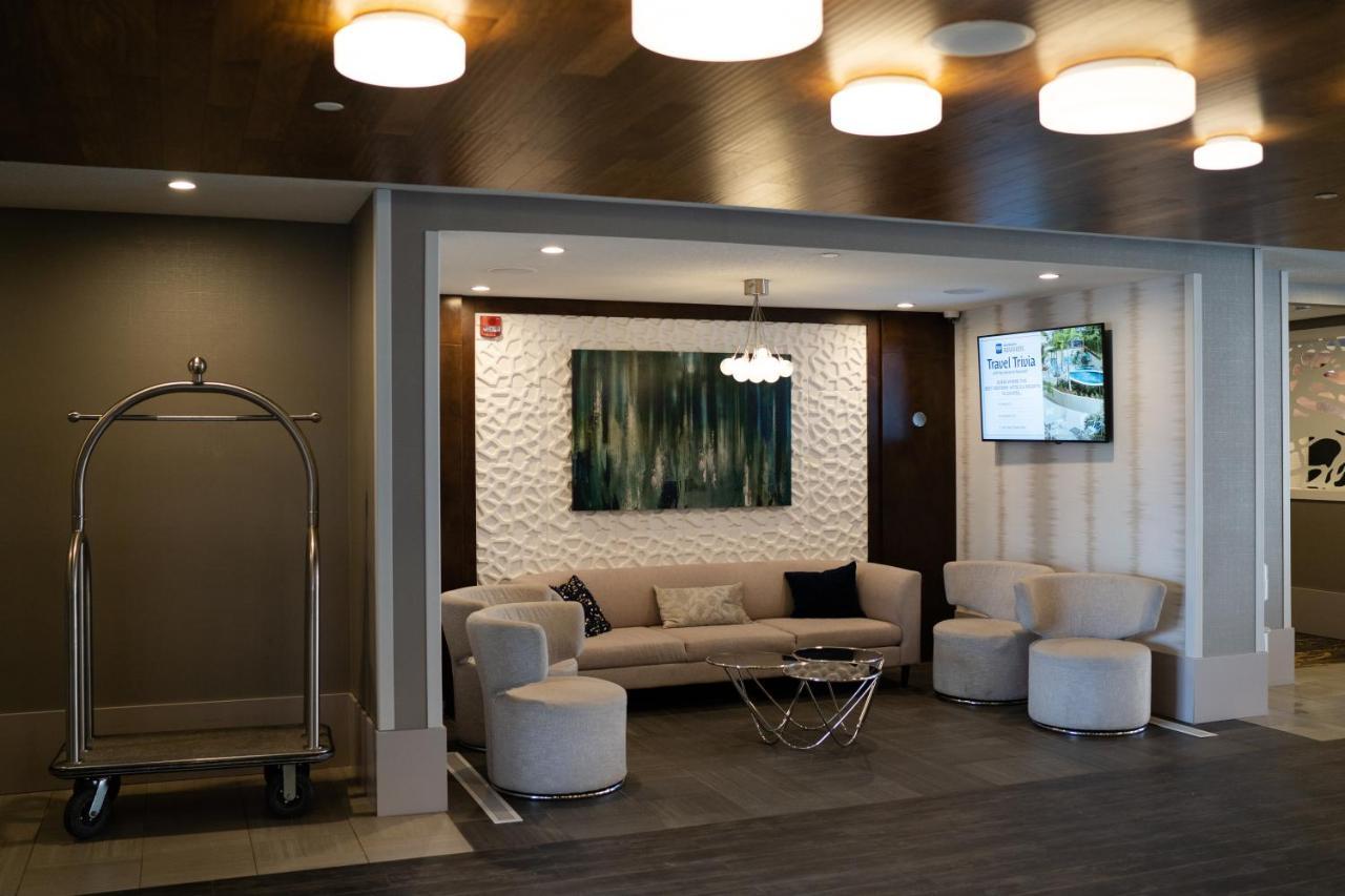 Best Western Plus Airdrie Gateway Экстерьер фото