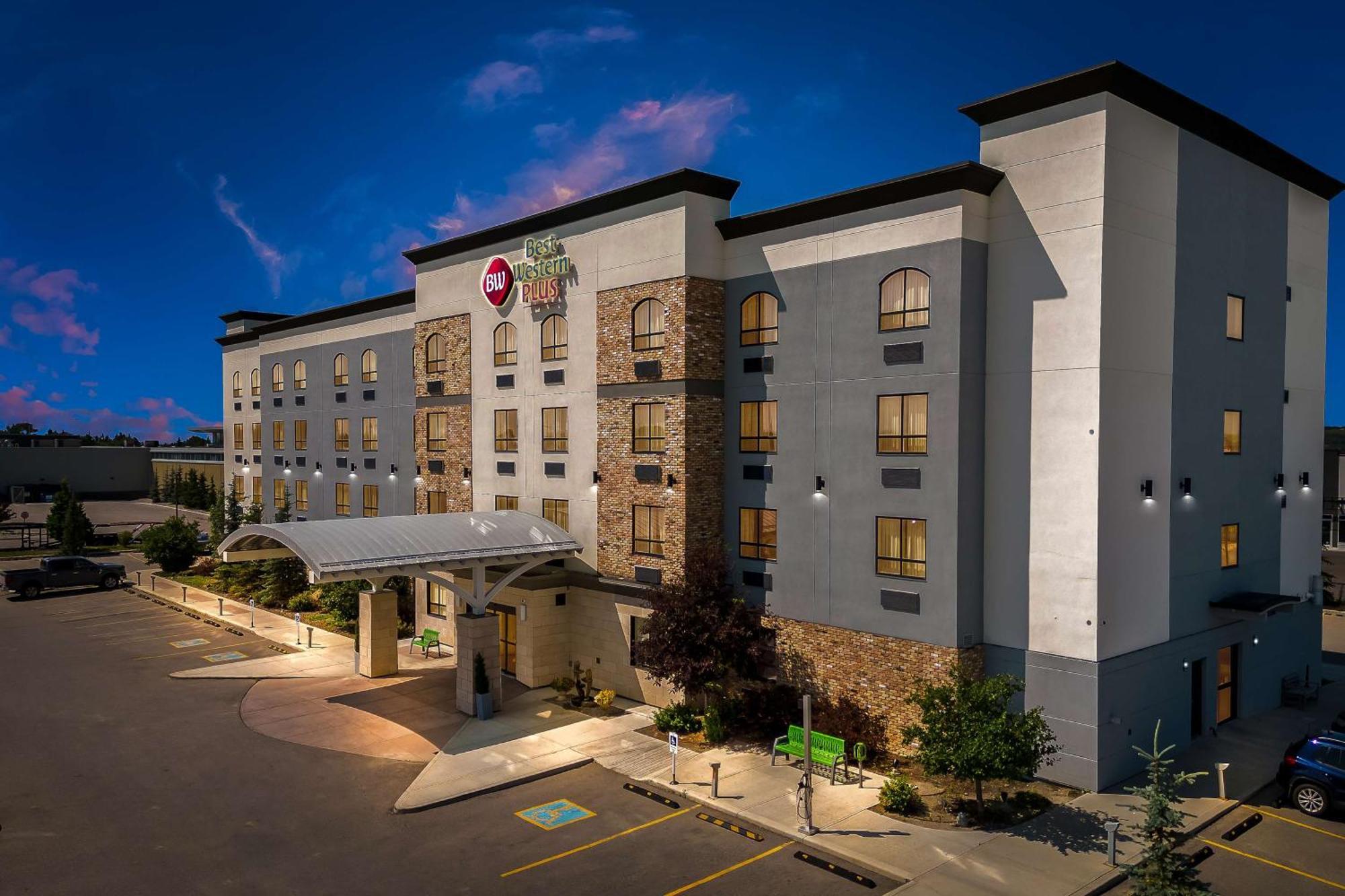 Best Western Plus Airdrie Gateway Экстерьер фото