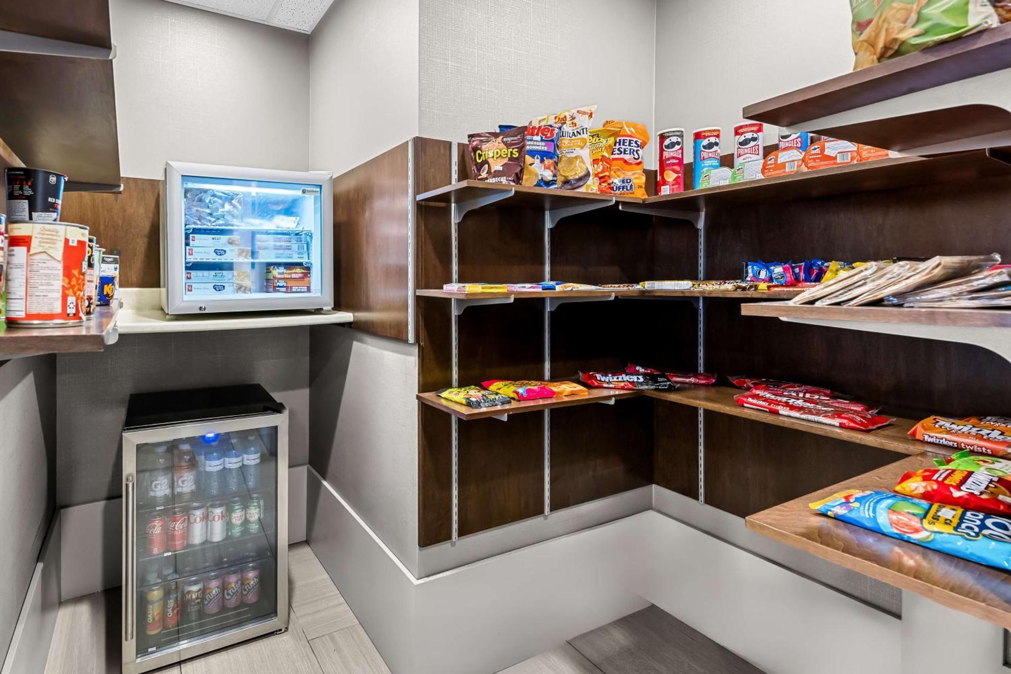 Best Western Plus Airdrie Gateway Экстерьер фото