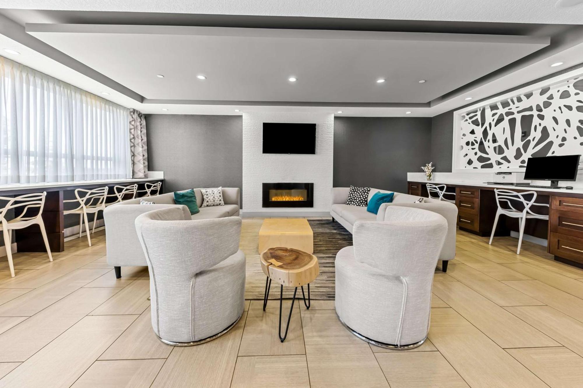 Best Western Plus Airdrie Gateway Экстерьер фото