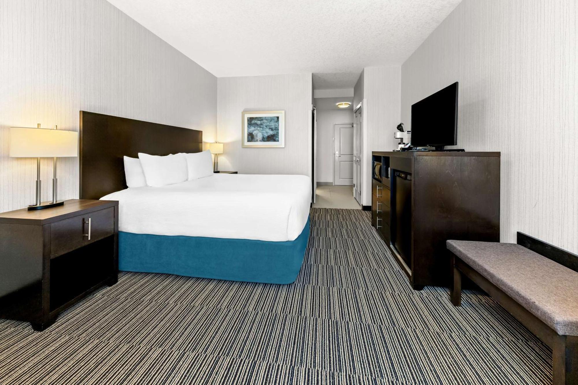 Best Western Plus Airdrie Gateway Экстерьер фото