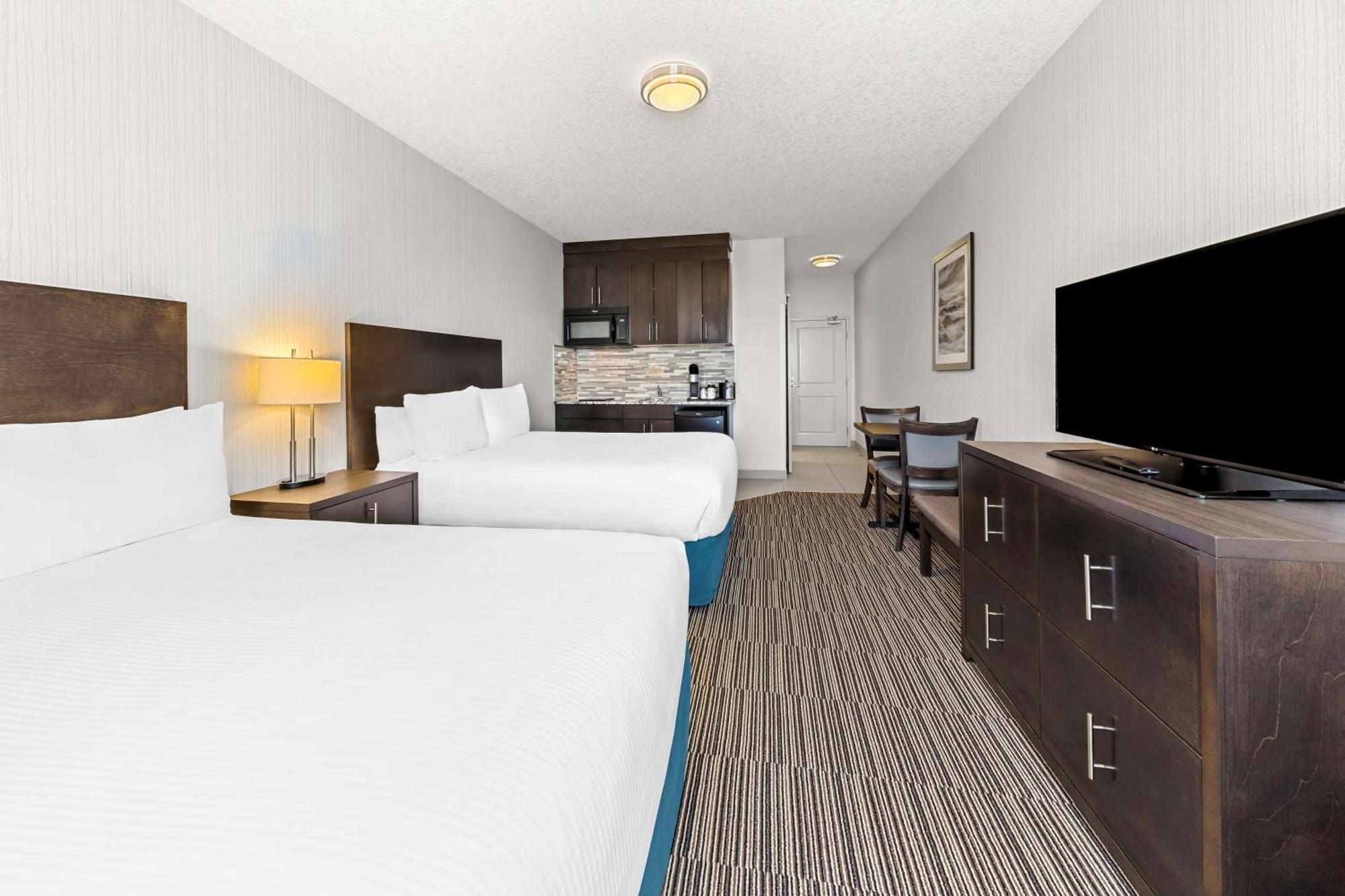 Best Western Plus Airdrie Gateway Экстерьер фото