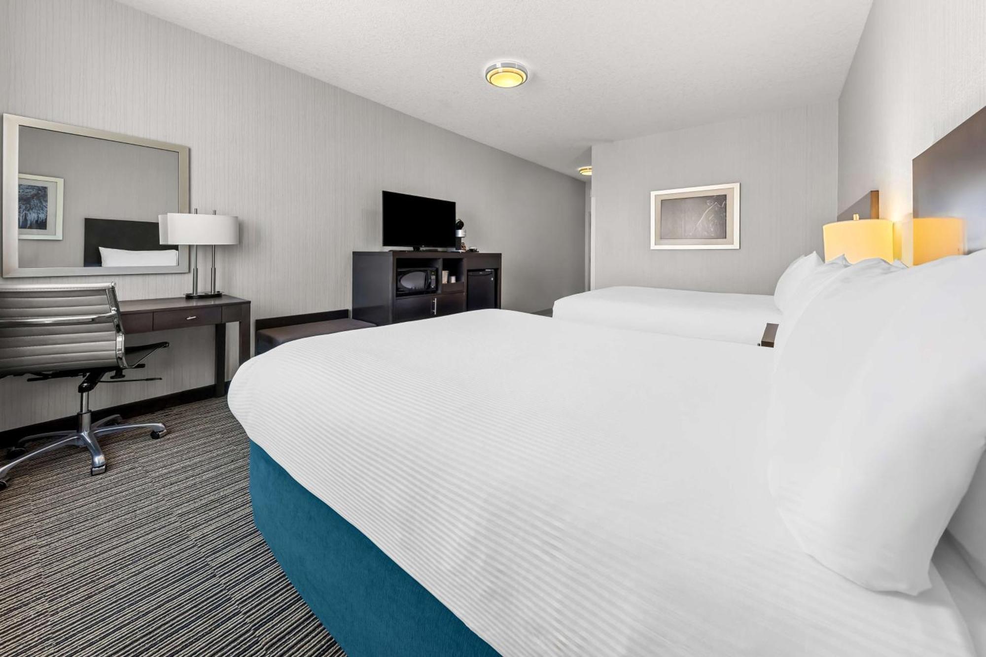 Best Western Plus Airdrie Gateway Экстерьер фото