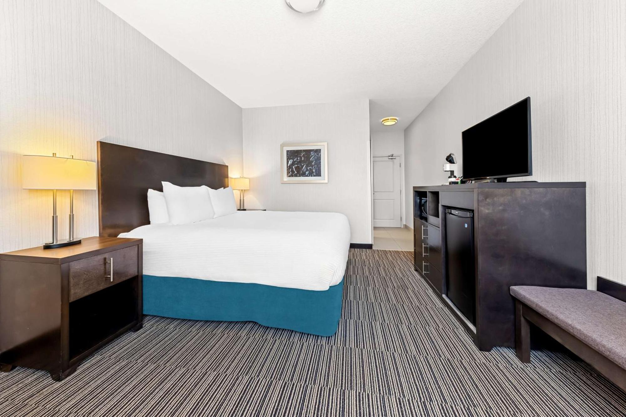 Best Western Plus Airdrie Gateway Экстерьер фото