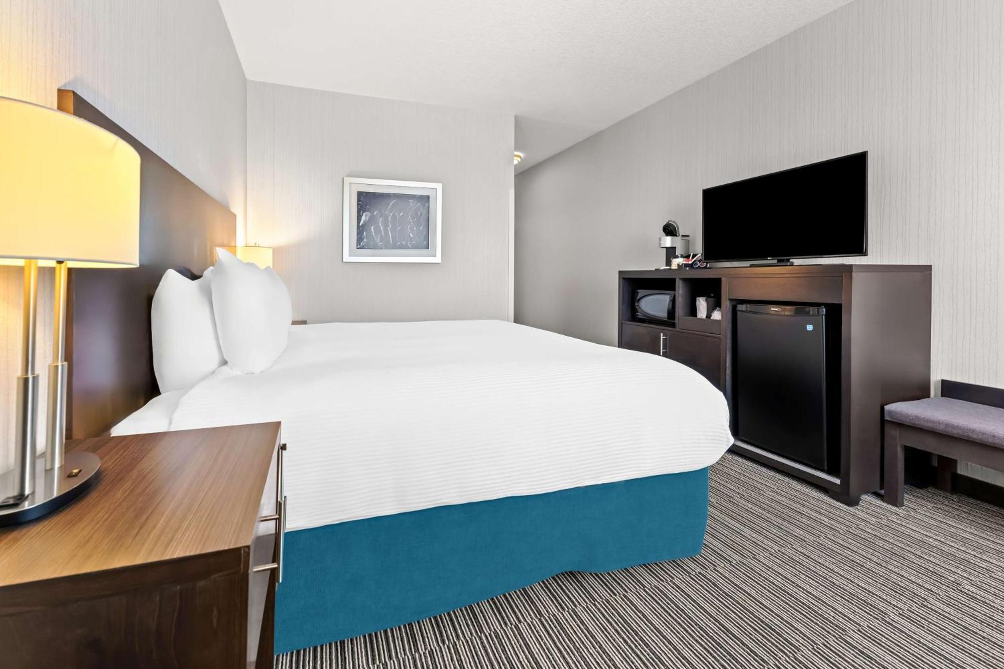 Best Western Plus Airdrie Gateway Экстерьер фото