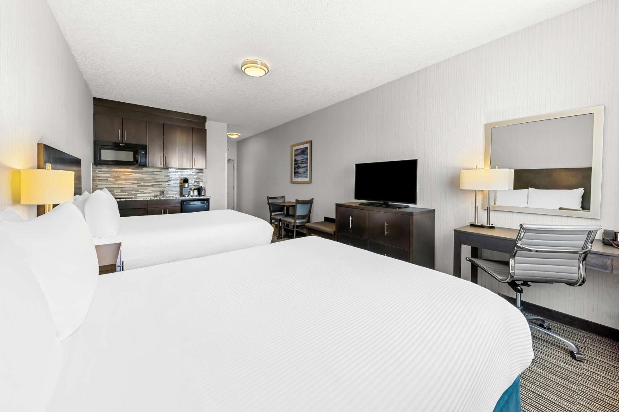 Best Western Plus Airdrie Gateway Экстерьер фото